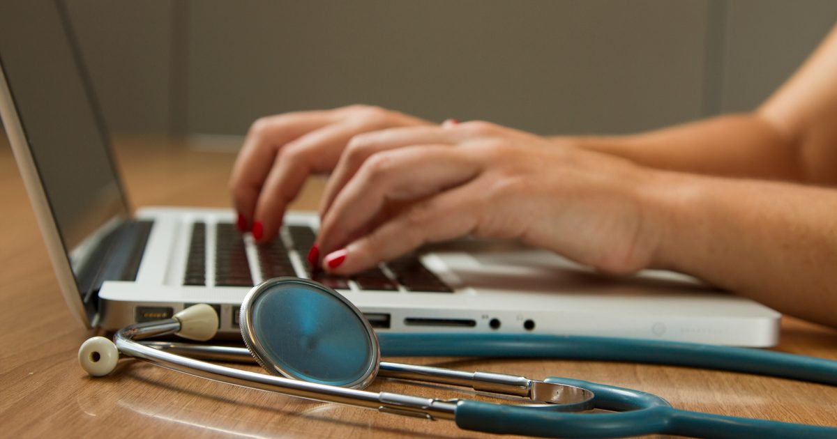 Nouveautés 2026 : ordinateur portable et stéthoscope